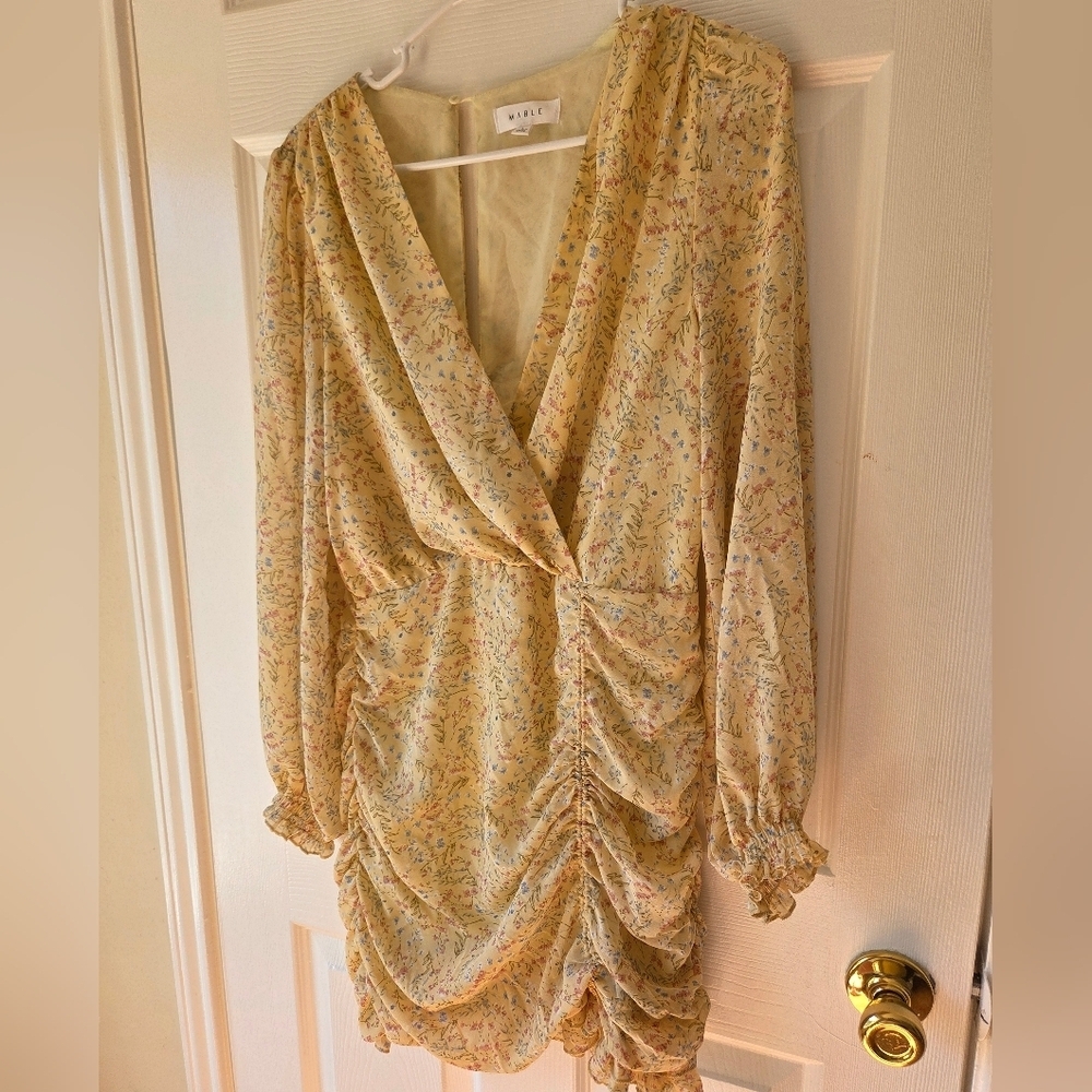 MABLE Women's Floral Mini Dress‎ L Buttercream Yellow Ruched Long Sleeves